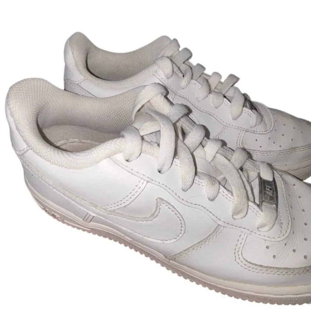 Nike Air Force 1 White Leather Solid Low Top Lace-Up Sneakers size 5.5Y